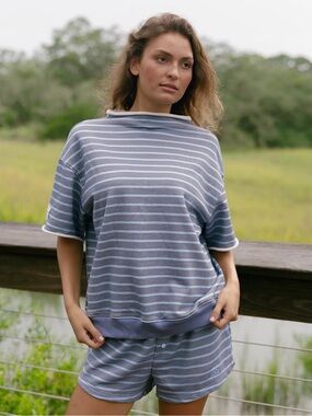 Eleven Eleven SHORT SLEEVE ROLL NECK SWEATSHIRT
